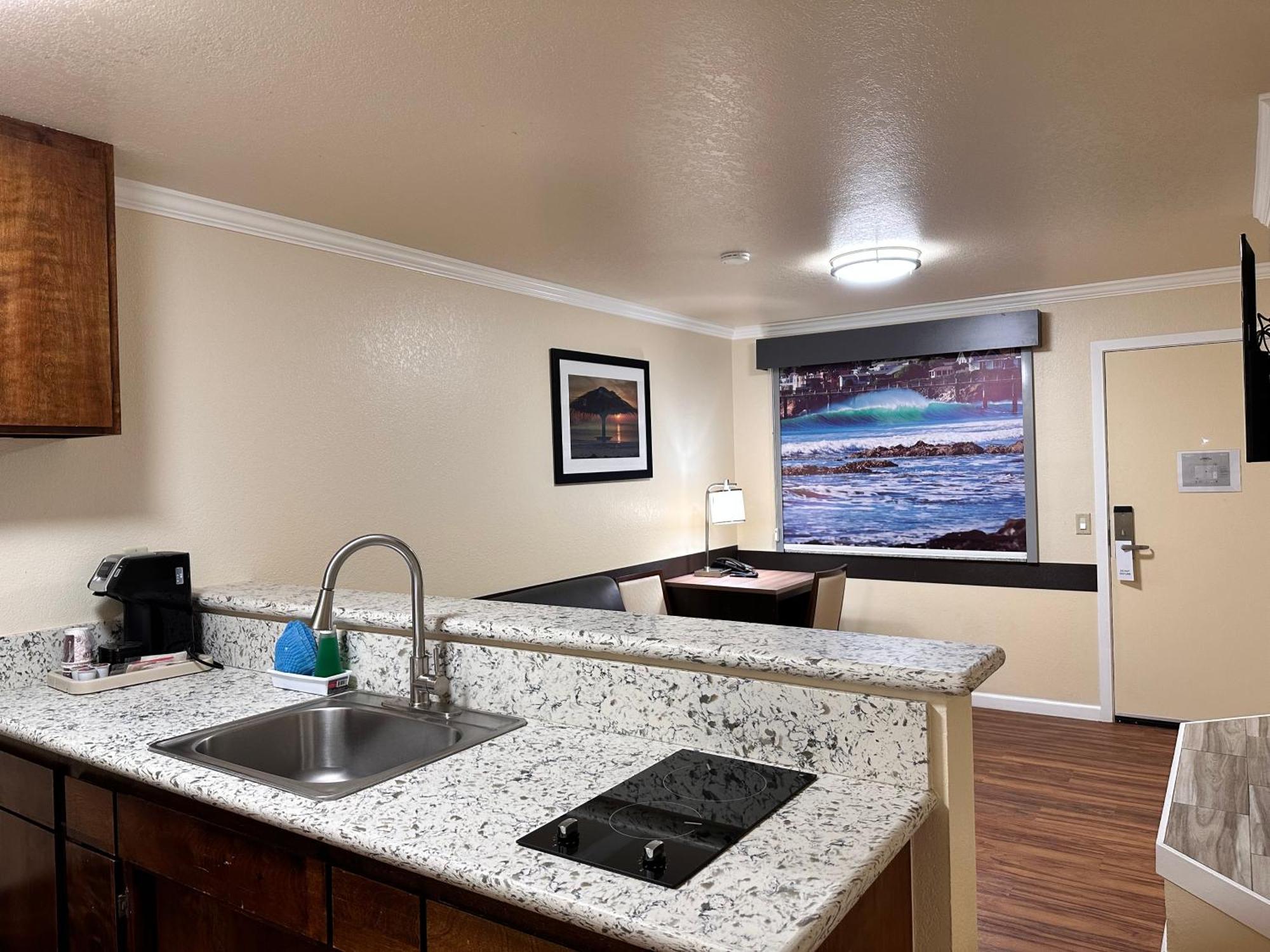 Beachwalker Motel 3*